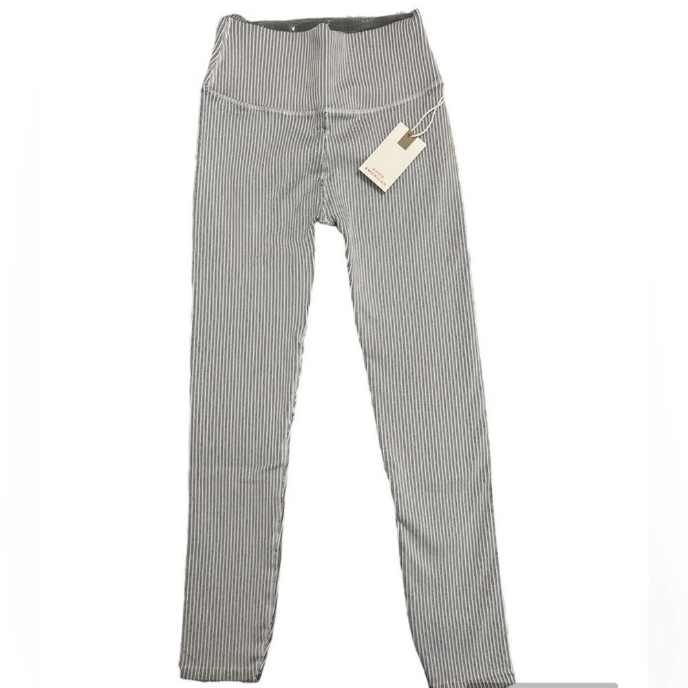 *NWT, Womens, Good American, Seamless Ribbed Leggings, White w/ Black, Sz 1/2